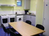 Cambridge_Acc_Trispos Court Residence_Kitchen_02